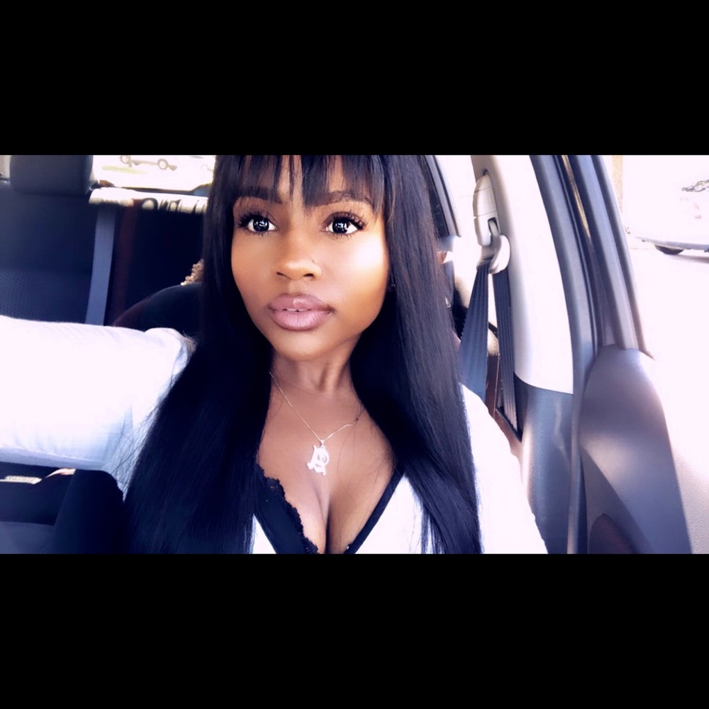 Meet Your Posher, Alexis 💕